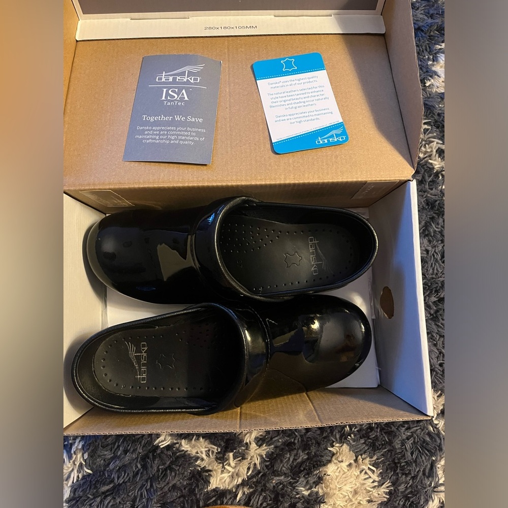 Dansko Clogs - Shiny Black